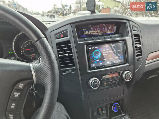 Серый Мицубиси Паджеро Вагон, объемом двигателя 3.83 л и пробегом 263 тыс. км за 9500 $, фото 16 на Automoto.ua