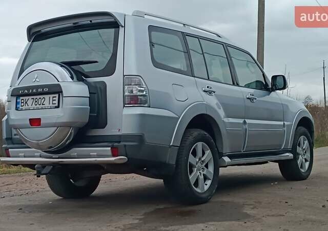 Серый Мицубиси Паджеро Вагон, объемом двигателя 3.2 л и пробегом 252 тыс. км за 12500 $, фото 10 на Automoto.ua