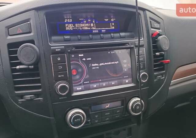 Серый Мицубиси Паджеро Вагон, объемом двигателя 3.2 л и пробегом 252 тыс. км за 12500 $, фото 103 на Automoto.ua