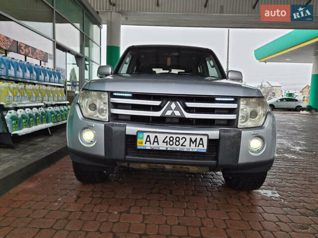 Серый Мицубиси Паджеро Вагон, объемом двигателя 3.83 л и пробегом 263 тыс. км за 9500 $, фото 3 на Automoto.ua