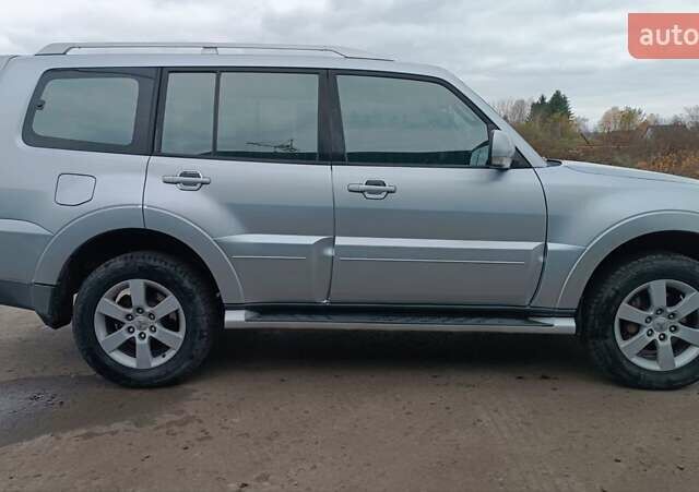 Серый Мицубиси Паджеро Вагон, объемом двигателя 3.2 л и пробегом 252 тыс. км за 12500 $, фото 11 на Automoto.ua