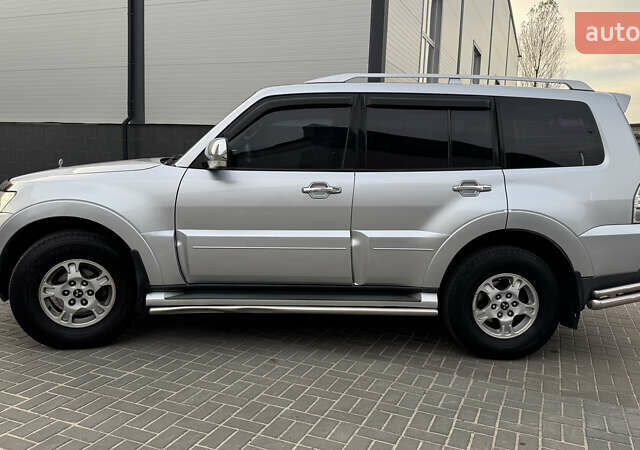 Сірий Міцубісі Паджеро Вагон, об'ємом двигуна 2.97 л та пробігом 230 тис. км за 11200 $, фото 1 на Automoto.ua