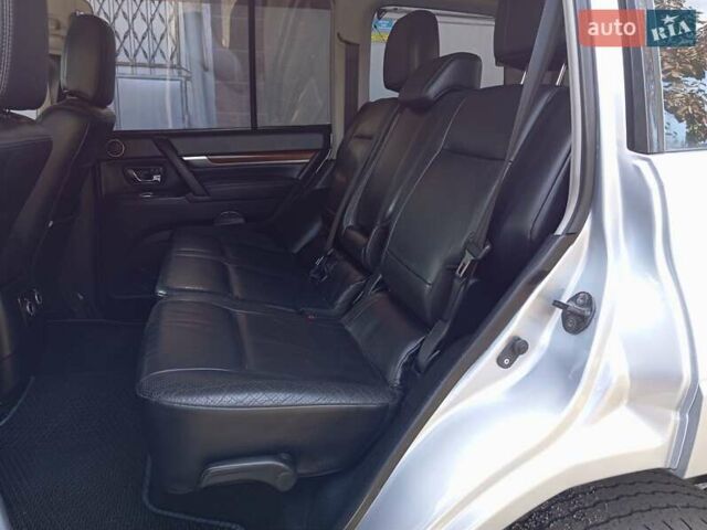 Міцубісі Паджеро Вагон 2008 у Никополе на Automoto.ua Сірий Міцубісі Паджеро Вагон, об'ємом двигуна 2.97 л та пробігом 198 тис. км за 10800 $, фото 31 на Automoto.ua
