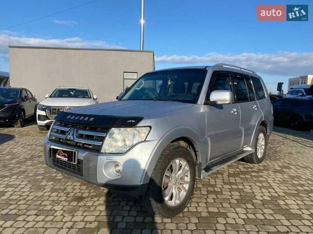 Сірий Міцубісі Паджеро Вагон, об'ємом двигуна 3.2 л та пробігом 263 тис. км за 13600 $, фото 2 на Automoto.ua