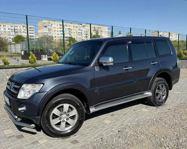 Сірий Міцубісі Паджеро Вагон, об'ємом двигуна 3 л та пробігом 185 тис. км за 9300 $, фото 1 на Automoto.ua