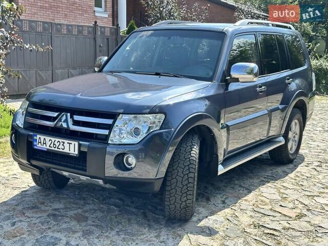 Серый Мицубиси Паджеро Вагон, объемом двигателя 2.97 л и пробегом 152 тыс. км за 13500 $, фото 1 на Automoto.ua