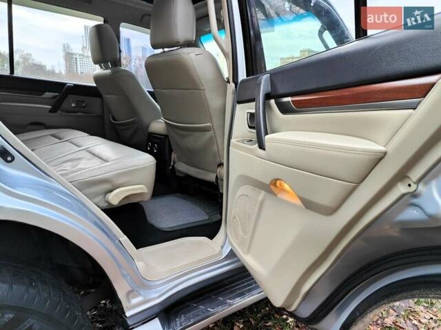 Серый Мицубиси Паджеро Вагон, объемом двигателя 3 л и пробегом 341 тыс. км за 11990 $, фото 41 на Automoto.ua