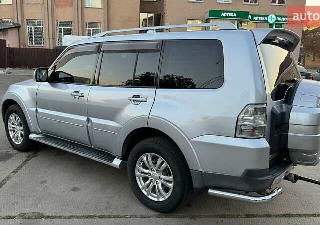 Сірий Міцубісі Паджеро Вагон, об'ємом двигуна 3.2 л та пробігом 218 тис. км за 14500 $, фото 4 на Automoto.ua