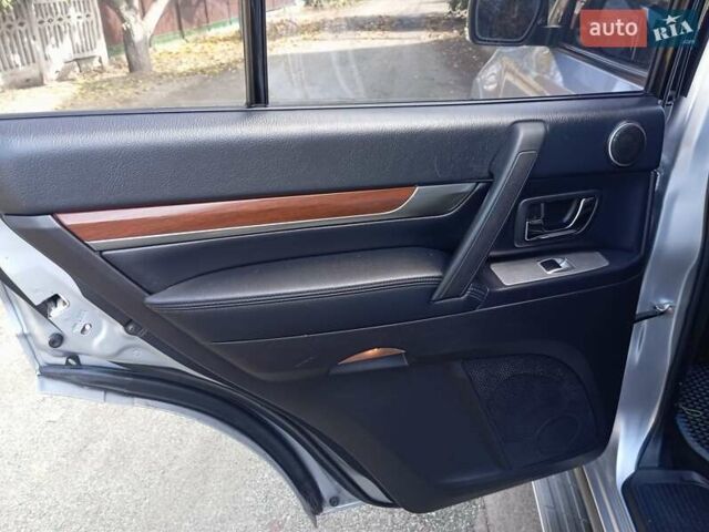 Міцубісі Паджеро Вагон 2008 у Никополе на Automoto.ua Сірий Міцубісі Паджеро Вагон, об'ємом двигуна 2.97 л та пробігом 198 тис. км за 10800 $, фото 38 на Automoto.ua