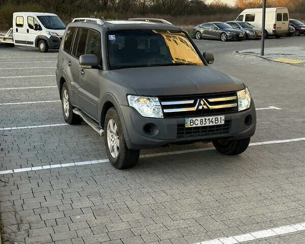 Серый Мицубиси Паджеро Вагон, объемом двигателя 3.2 л и пробегом 800 тыс. км за 8100 $, фото 6 на Automoto.ua