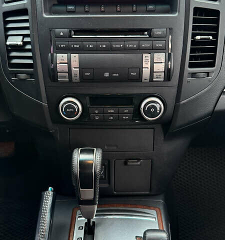 Сірий Міцубісі Паджеро Вагон, об'ємом двигуна 2.97 л та пробігом 230 тис. км за 11200 $, фото 15 на Automoto.ua