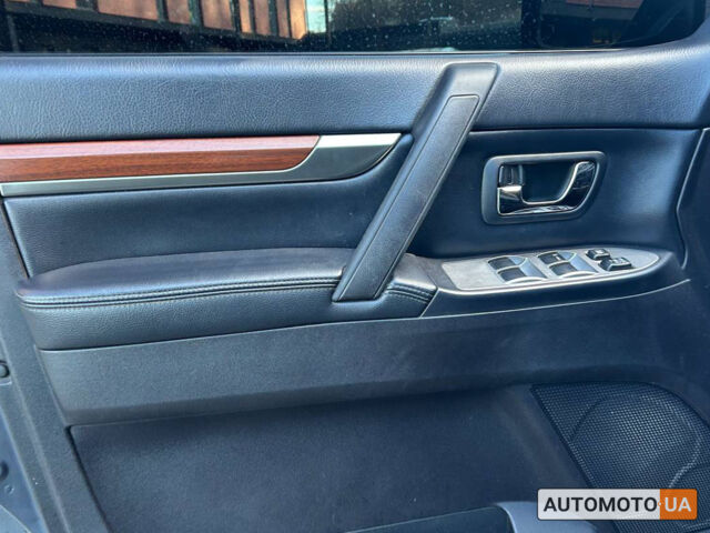 Серый Мицубиси Паджеро Вагон, объемом двигателя 3 л и пробегом 210 тыс. км за 14000 $, фото 6 на Automoto.ua