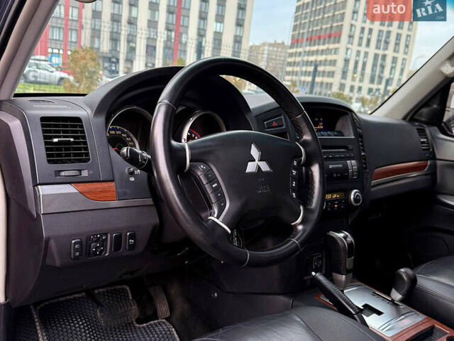 Серый Мицубиси Паджеро Вагон, объемом двигателя 2.97 л и пробегом 245 тыс. км за 9950 $, фото 9 на Automoto.ua
