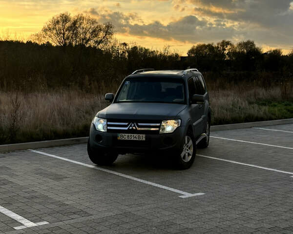 Серый Мицубиси Паджеро Вагон, объемом двигателя 3.2 л и пробегом 800 тыс. км за 8100 $, фото 15 на Automoto.ua