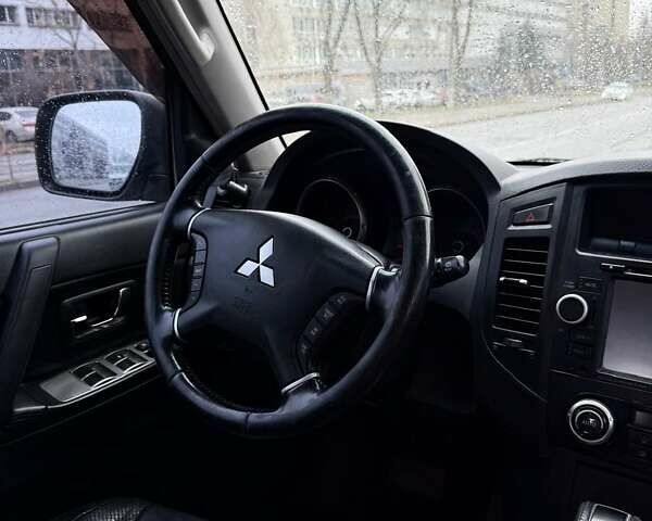 Сірий Міцубісі Паджеро Вагон, об'ємом двигуна 3.2 л та пробігом 180 тис. км за 16500 $, фото 7 на Automoto.ua