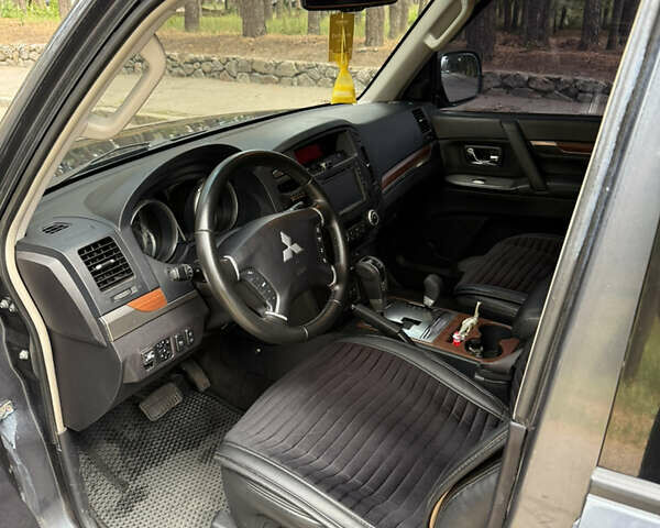 Серый Мицубиси Паджеро Вагон, объемом двигателя 3.83 л и пробегом 218 тыс. км за 11299 $, фото 8 на Automoto.ua