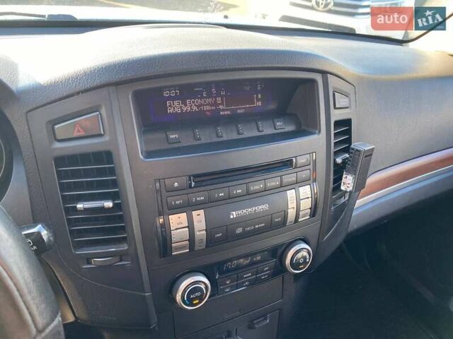 Сірий Міцубісі Паджеро Вагон, об'ємом двигуна 3.2 л та пробігом 263 тис. км за 13600 $, фото 15 на Automoto.ua