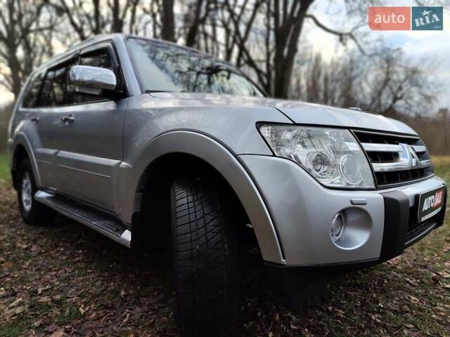 Серый Мицубиси Паджеро Вагон, объемом двигателя 3 л и пробегом 341 тыс. км за 11990 $, фото 30 на Automoto.ua