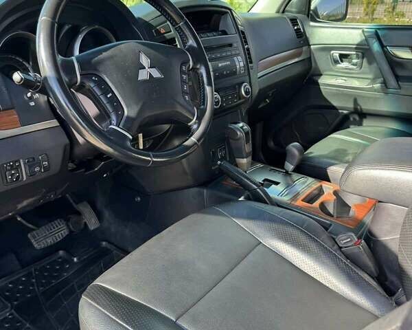 Сірий Міцубісі Паджеро Вагон, об'ємом двигуна 3 л та пробігом 185 тис. км за 9300 $, фото 16 на Automoto.ua