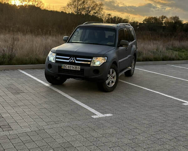 Серый Мицубиси Паджеро Вагон, объемом двигателя 3.2 л и пробегом 800 тыс. км за 8100 $, фото 19 на Automoto.ua