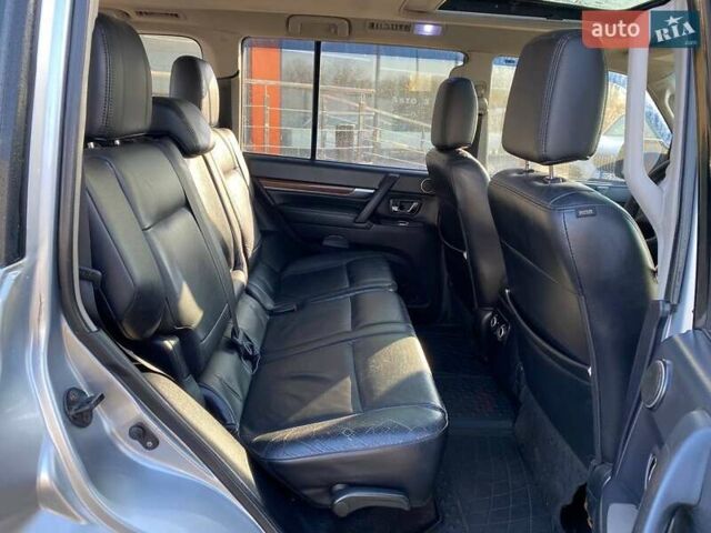 Сірий Міцубісі Паджеро Вагон, об'ємом двигуна 3.2 л та пробігом 263 тис. км за 13600 $, фото 22 на Automoto.ua