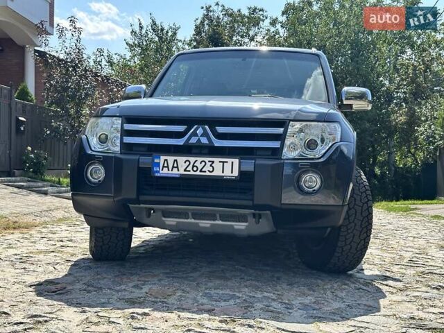 Серый Мицубиси Паджеро Вагон, объемом двигателя 2.97 л и пробегом 152 тыс. км за 13500 $, фото 5 на Automoto.ua