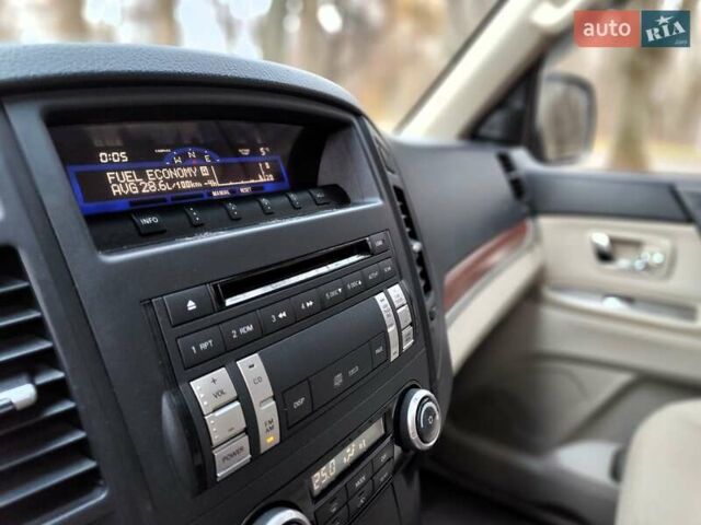 Серый Мицубиси Паджеро Вагон, объемом двигателя 3 л и пробегом 341 тыс. км за 11990 $, фото 49 на Automoto.ua