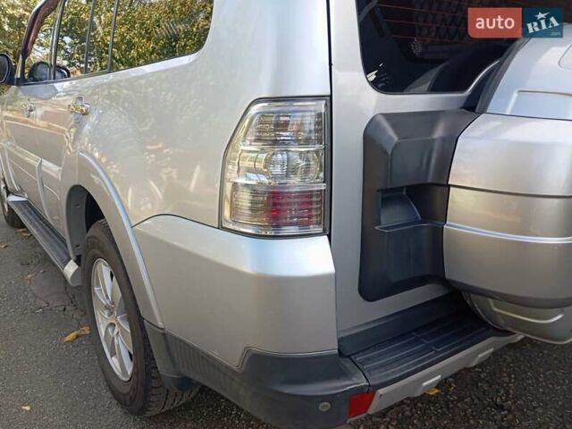 Міцубісі Паджеро Вагон 2008 у Никополе на Automoto.ua Сірий Міцубісі Паджеро Вагон, об'ємом двигуна 2.97 л та пробігом 198 тис. км за 10800 $, фото 6 на Automoto.ua