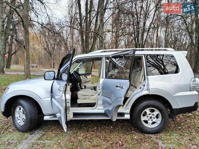 Серый Мицубиси Паджеро Вагон, объемом двигателя 3 л и пробегом 341 тыс. км за 11990 $, фото 11 на Automoto.ua