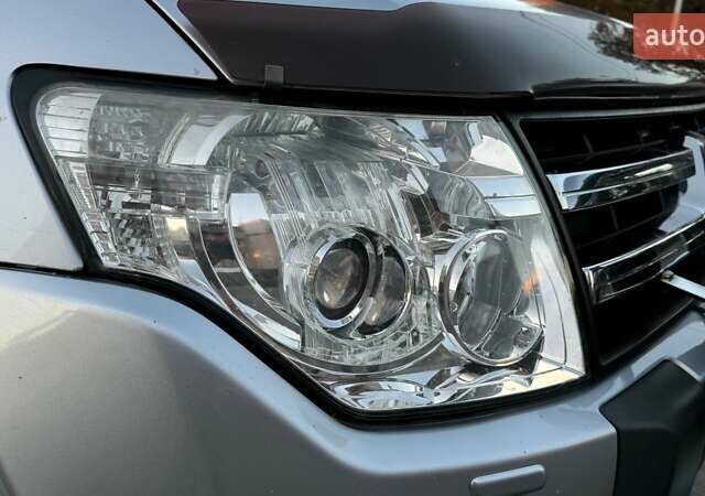 Сірий Міцубісі Паджеро Вагон, об'ємом двигуна 3.2 л та пробігом 218 тис. км за 14500 $, фото 9 на Automoto.ua