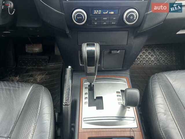 Серый Мицубиси Паджеро Вагон, объемом двигателя 3.2 л и пробегом 230 тыс. км за 9999 $, фото 18 на Automoto.ua