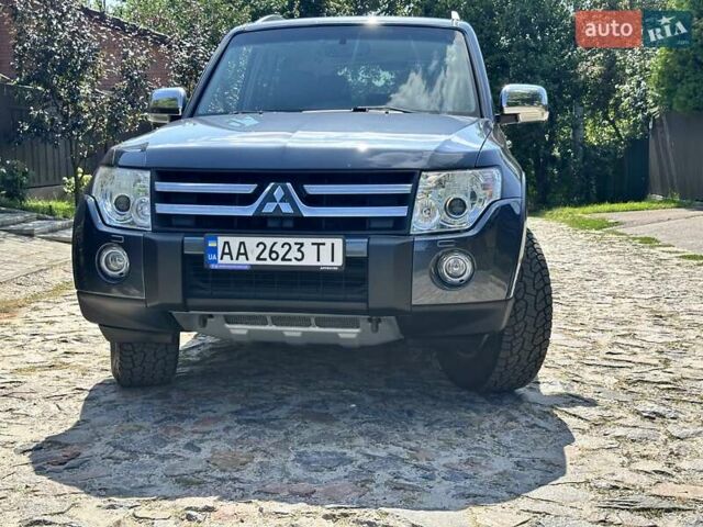 Серый Мицубиси Паджеро Вагон, объемом двигателя 2.97 л и пробегом 152 тыс. км за 13500 $, фото 4 на Automoto.ua