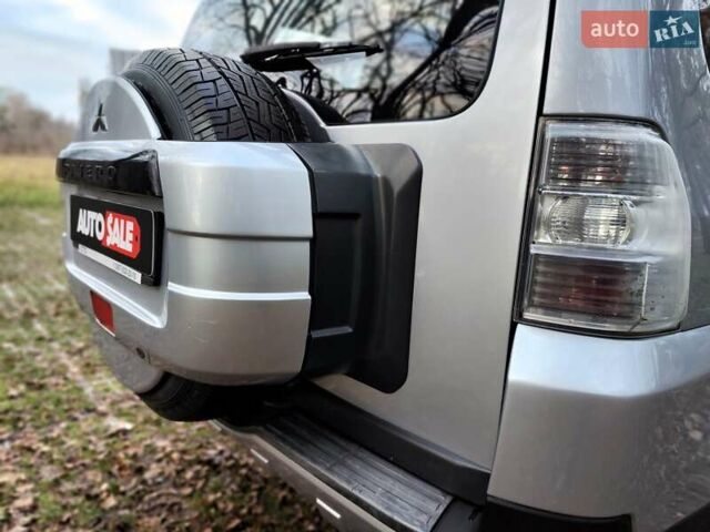 Серый Мицубиси Паджеро Вагон, объемом двигателя 3 л и пробегом 341 тыс. км за 11990 $, фото 19 на Automoto.ua