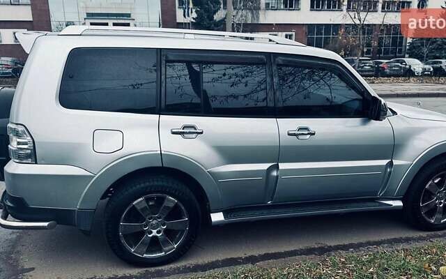 Сірий Міцубісі Паджеро Вагон, об'ємом двигуна 3.2 л та пробігом 180 тис. км за 16500 $, фото 4 на Automoto.ua