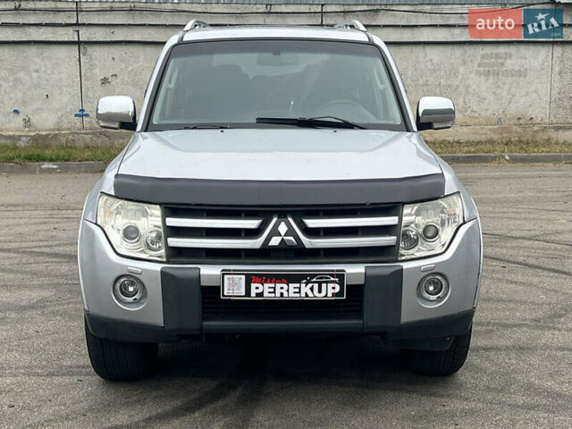Серый Мицубиси Паджеро Вагон, объемом двигателя 3.2 л и пробегом 230 тыс. км за 9999 $, фото 1 на Automoto.ua