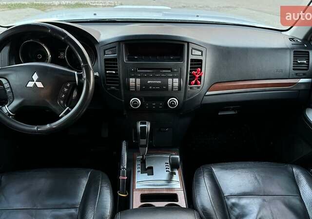 Сірий Міцубісі Паджеро Вагон, об'ємом двигуна 3.2 л та пробігом 218 тис. км за 14500 $, фото 41 на Automoto.ua