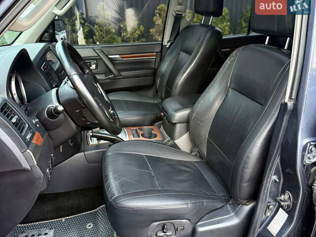 Серый Мицубиси Паджеро Вагон, объемом двигателя 2.97 л и пробегом 245 тыс. км за 9950 $, фото 18 на Automoto.ua