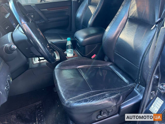 Серый Мицубиси Паджеро Вагон, объемом двигателя 3 л и пробегом 210 тыс. км за 14000 $, фото 8 на Automoto.ua