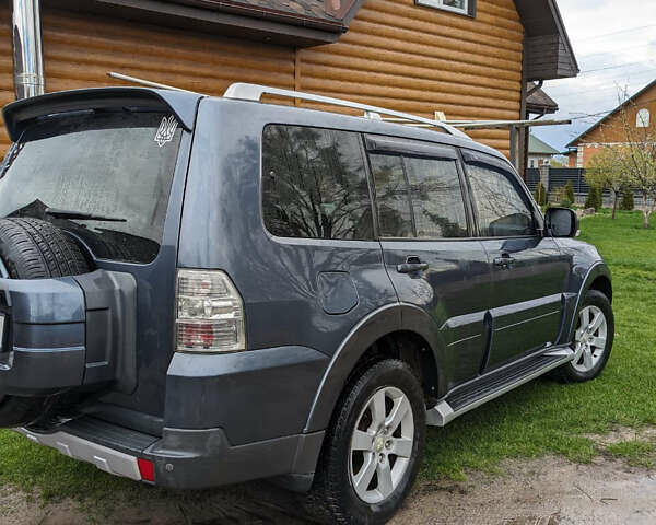 Сірий Міцубісі Паджеро Вагон, об'ємом двигуна 3.2 л та пробігом 245 тис. км за 13999 $, фото 1 на Automoto.ua