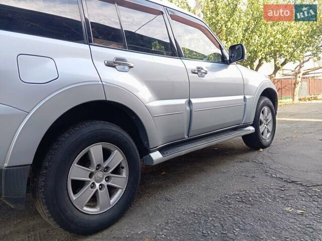 Міцубісі Паджеро Вагон 2008 у Никополе на Automoto.ua Сірий Міцубісі Паджеро Вагон, об'ємом двигуна 2.97 л та пробігом 198 тис. км за 10800 $, фото 22 на Automoto.ua