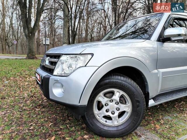 Серый Мицубиси Паджеро Вагон, объемом двигателя 3 л и пробегом 341 тыс. км за 11990 $, фото 6 на Automoto.ua