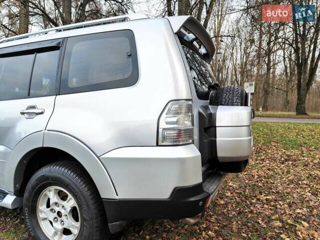 Серый Мицубиси Паджеро Вагон, объемом двигателя 3 л и пробегом 341 тыс. км за 11990 $, фото 15 на Automoto.ua