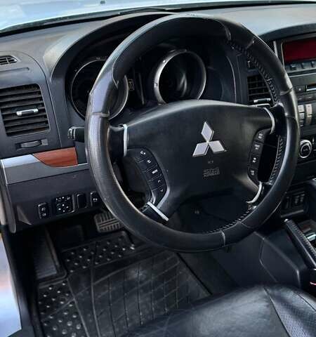 Сірий Міцубісі Паджеро Вагон, об'ємом двигуна 3.2 л та пробігом 218 тис. км за 14500 $, фото 35 на Automoto.ua