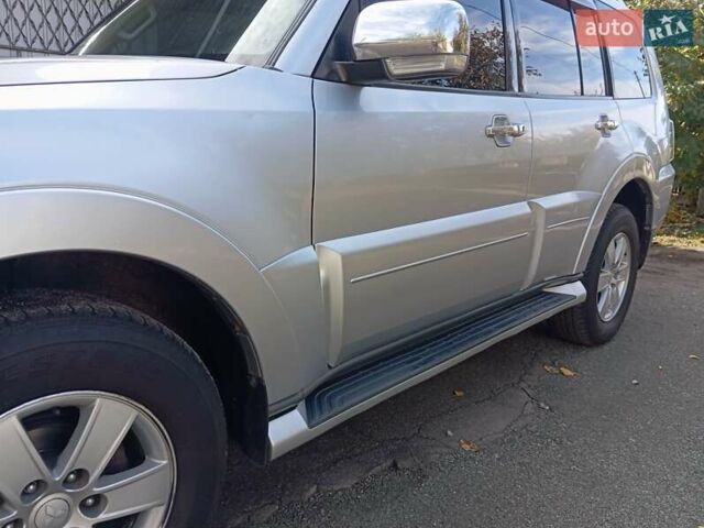 Міцубісі Паджеро Вагон 2008 у Никополе на Automoto.ua Сірий Міцубісі Паджеро Вагон, об'ємом двигуна 2.97 л та пробігом 198 тис. км за 10800 $, фото 8 на Automoto.ua