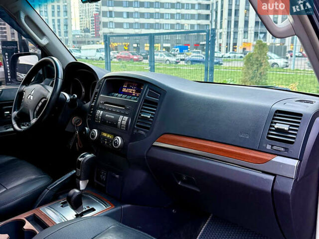 Серый Мицубиси Паджеро Вагон, объемом двигателя 2.97 л и пробегом 245 тыс. км за 9950 $, фото 23 на Automoto.ua