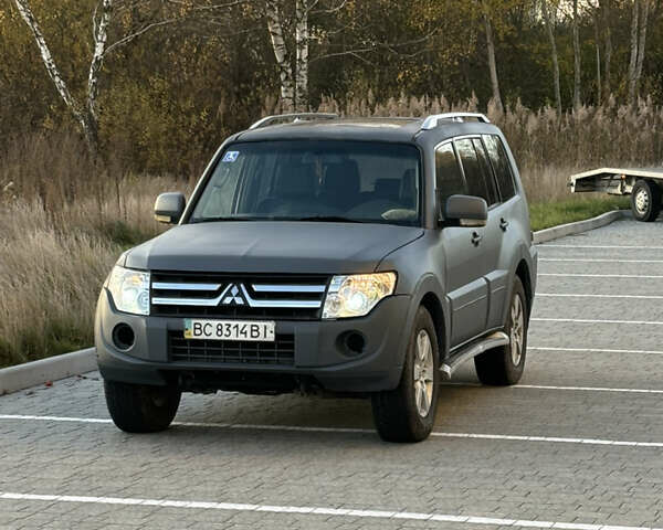Серый Мицубиси Паджеро Вагон, объемом двигателя 3.2 л и пробегом 800 тыс. км за 8100 $, фото 1 на Automoto.ua