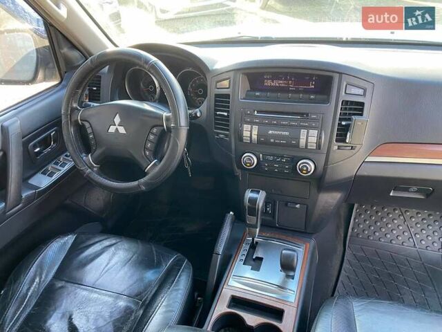 Сірий Міцубісі Паджеро Вагон, об'ємом двигуна 3.2 л та пробігом 263 тис. км за 13600 $, фото 9 на Automoto.ua