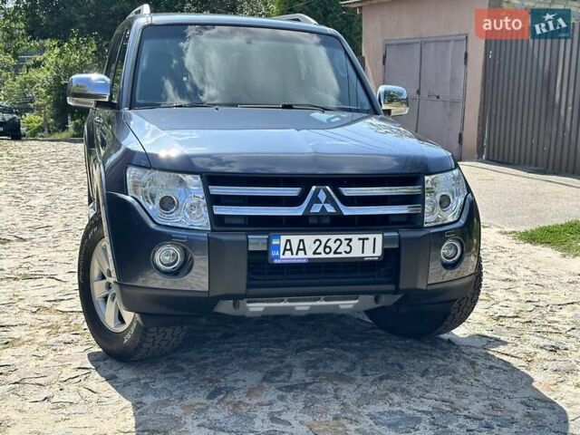 Серый Мицубиси Паджеро Вагон, объемом двигателя 2.97 л и пробегом 152 тыс. км за 13500 $, фото 7 на Automoto.ua