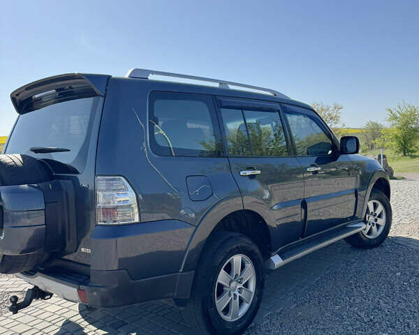 Сірий Міцубісі Паджеро Вагон, об'ємом двигуна 3 л та пробігом 185 тис. км за 9300 $, фото 5 на Automoto.ua