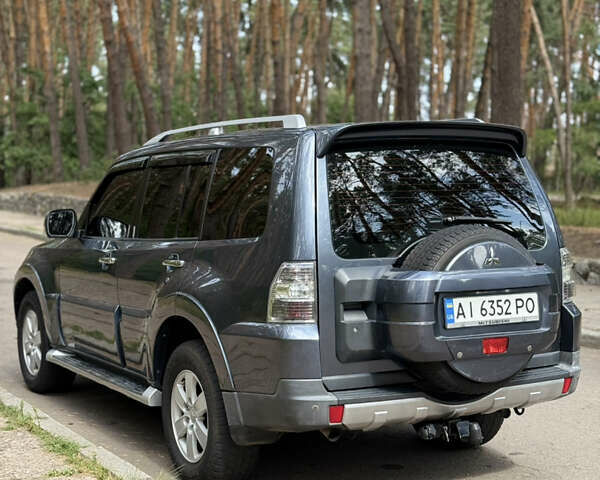 Серый Мицубиси Паджеро Вагон, объемом двигателя 3.83 л и пробегом 218 тыс. км за 11299 $, фото 5 на Automoto.ua